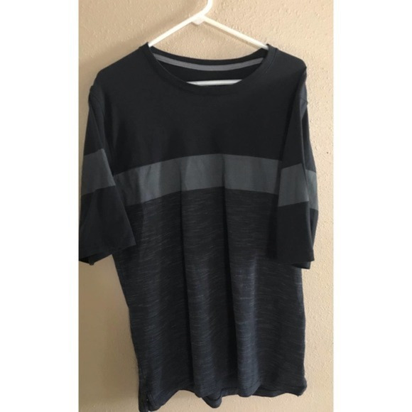 Under Armour Other - Under Armour Heat Gear Men's 2XL Short Sleeve Black, Grey Tee Shirt